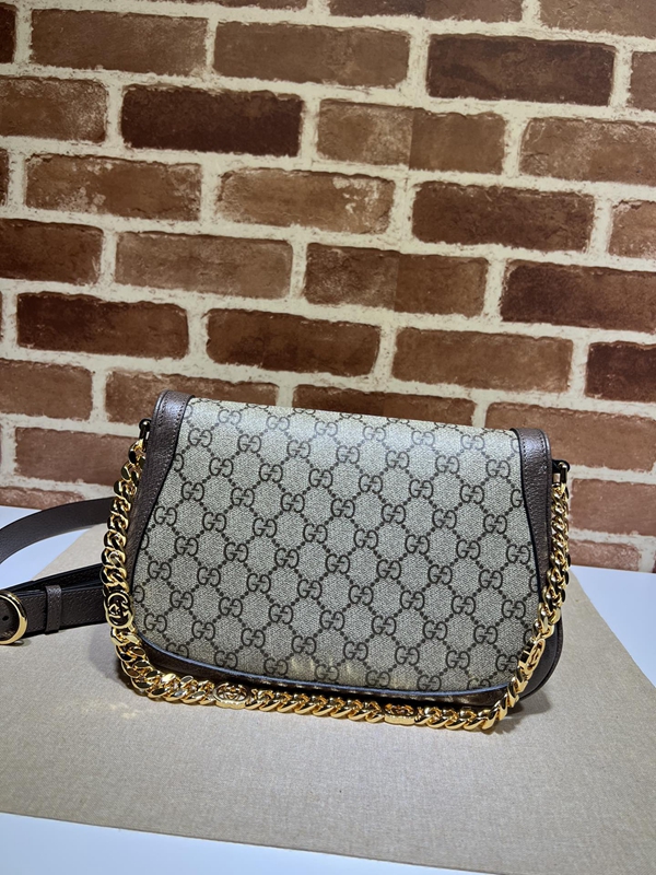 グッチバッグ背面デザイン